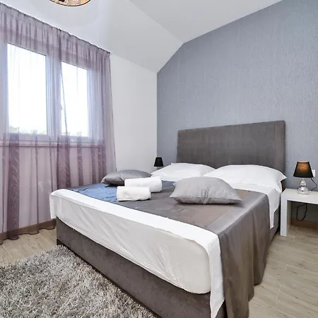 Premium Zecevo *